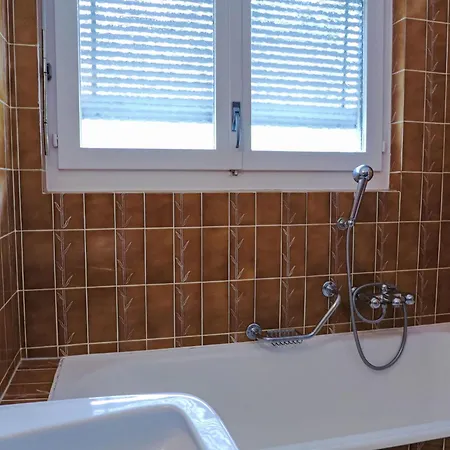 Merises 20 By Interhome דירה *